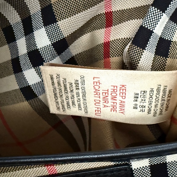 Burberry Children's backpack with a monster. - Picture 10 of 12